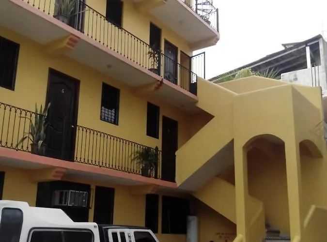 Roble Zihuatanejo